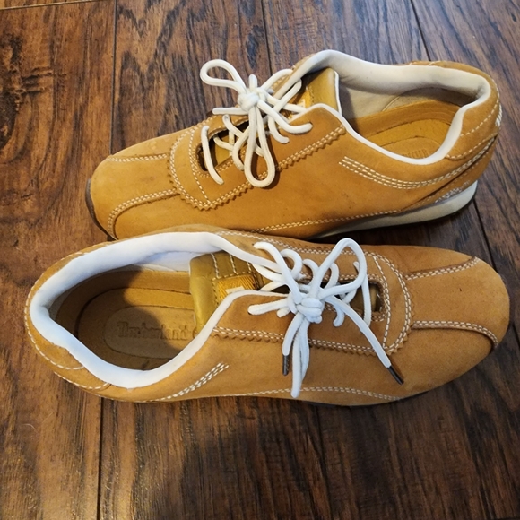 Shoes - Picture 3 of 3